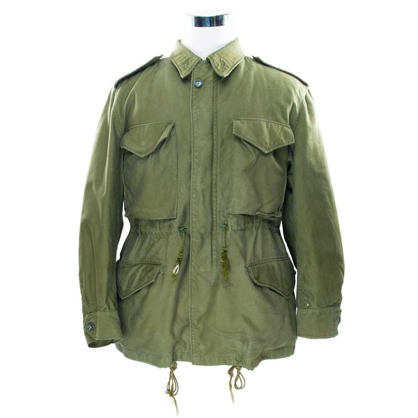 Vintage Us Army M51 Field Jacket 1950S Korean War Size Medium Regular.

The M-51 M1951 field jacket was an US Army four pockets jacket made of 9-ounce wind resistant, water repellent treated cotton sateen cloth in Olive Green Shade 107 (OG 107).